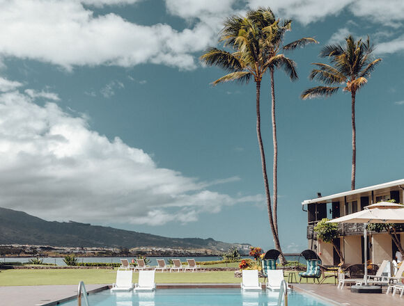 maui seaside hotel pool