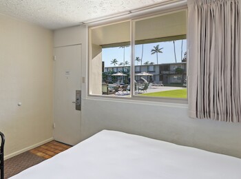 Maui Seaside Hotel